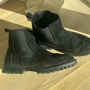 Cute girls dress booties size 1.0